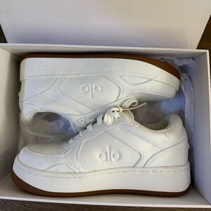 Alo Yoga Recovery Mode Low-Top Sneaker In White